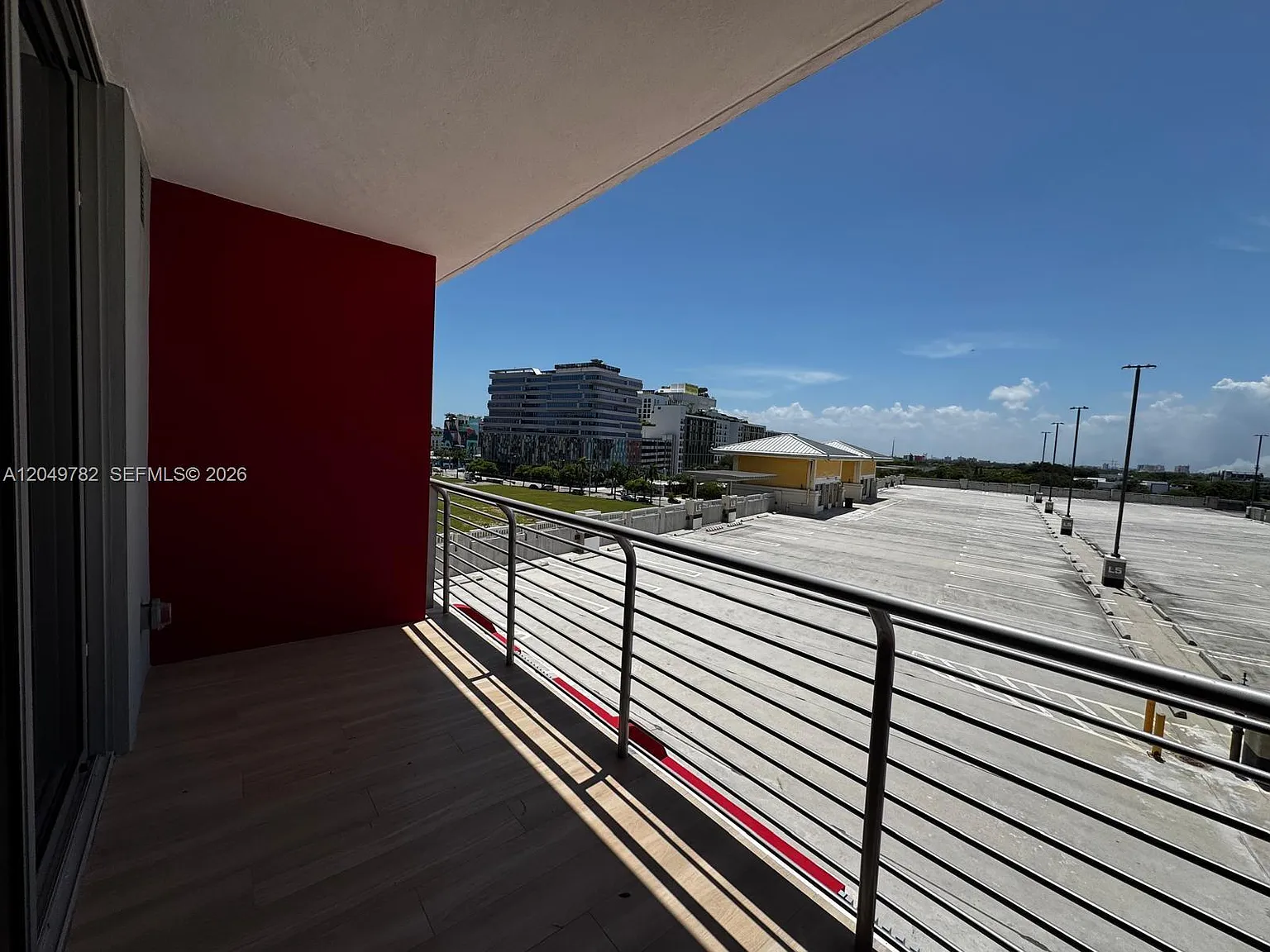 Studio, 1.0 bath, 569 sqft, $2,600 — Photo 2