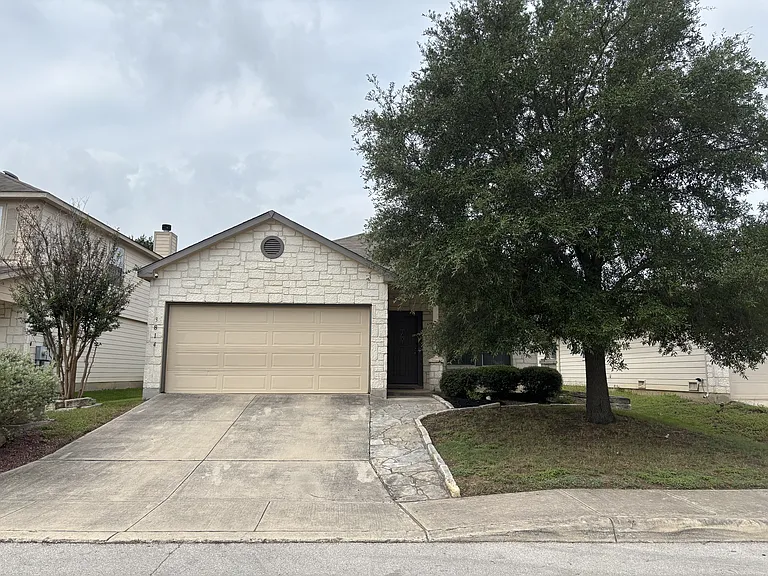 3814 Ashleaf Pecan — Photo 1