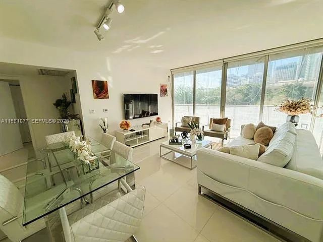 495 Brickell Ave #511 — Photo 2