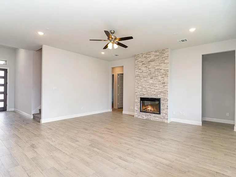 5209 Noble Ln — Photo 4