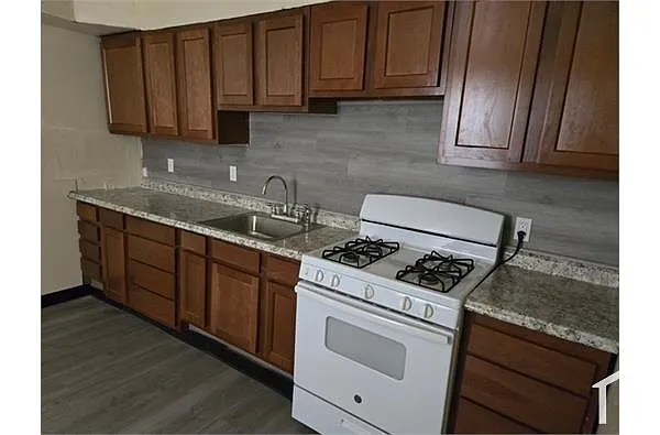 9 Mitchell St #1 photo 1