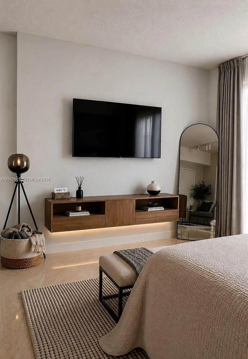 Opera Tower Condo — Photo 2