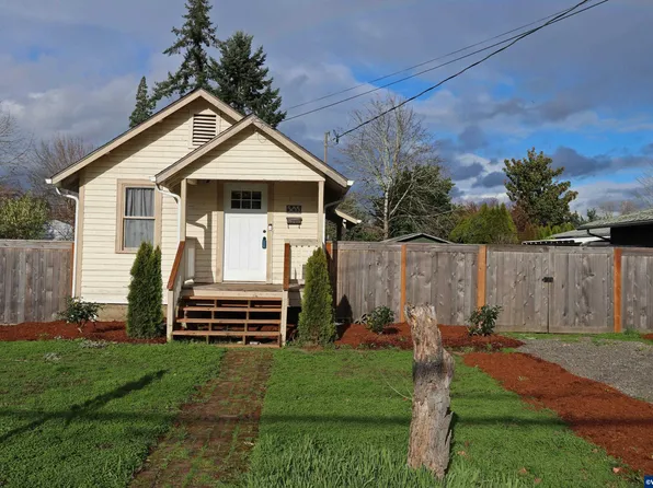 585 Hickory St NE, Salem, OR 97301