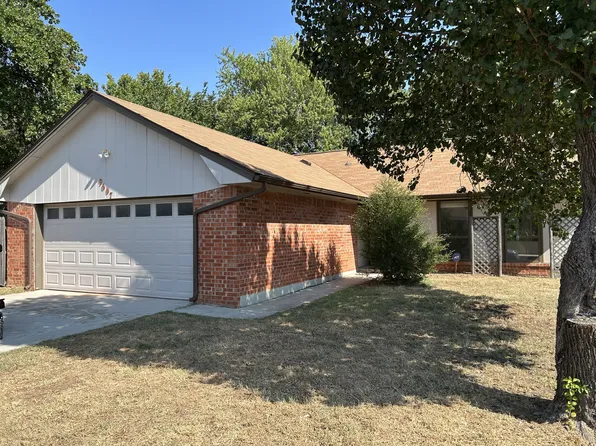 9607 NE 4th St, Midwest City, OK 73130