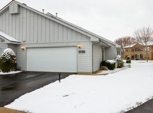 1746 Lakeview Dr SW, Rochester, MN 55902