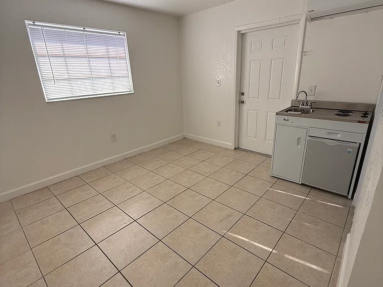 2501 SW 107th Ave — Photo 1