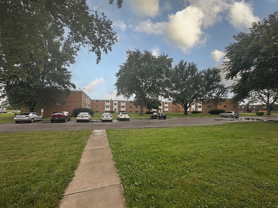 2nd image of 405 Southern Blvd NW #110