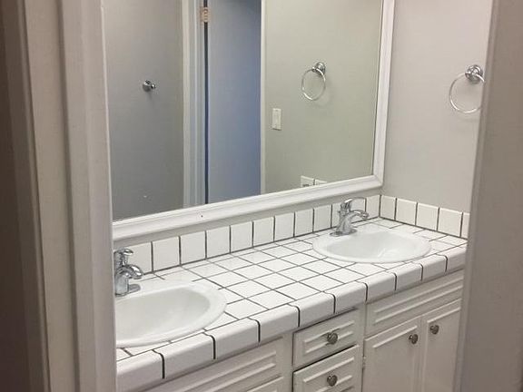 5th image of 1417 Essex Way