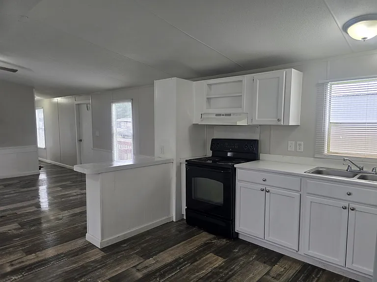 210 Jamback Rd #49 — Photo 5