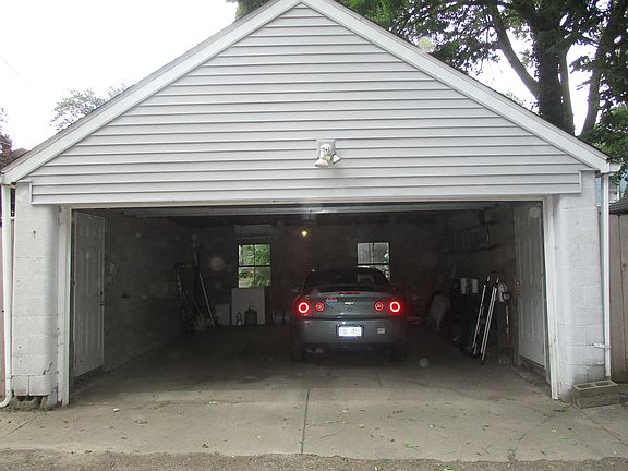 detached garage