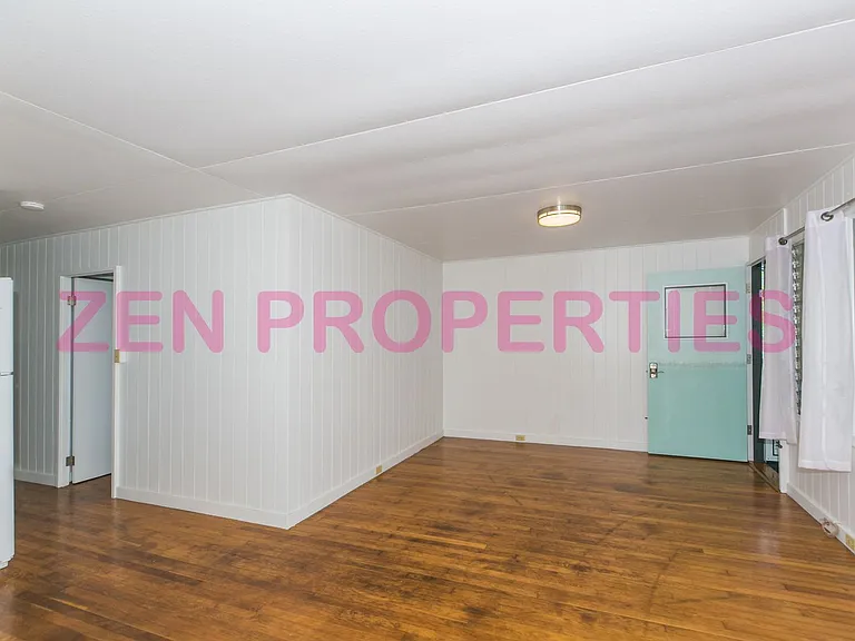 1555 Moani St — Photo 10