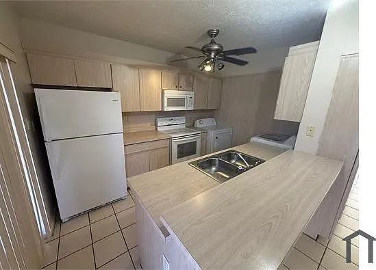 20612 SW 103rd Pl — Photo 2
