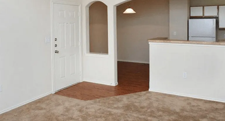 Elan Gardens Apartments — Photo 4