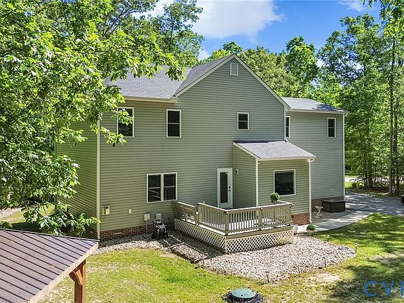 5th image of 17400 Round Rock Ct