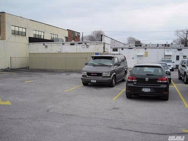 2nd image of 466 Jericho Tpke