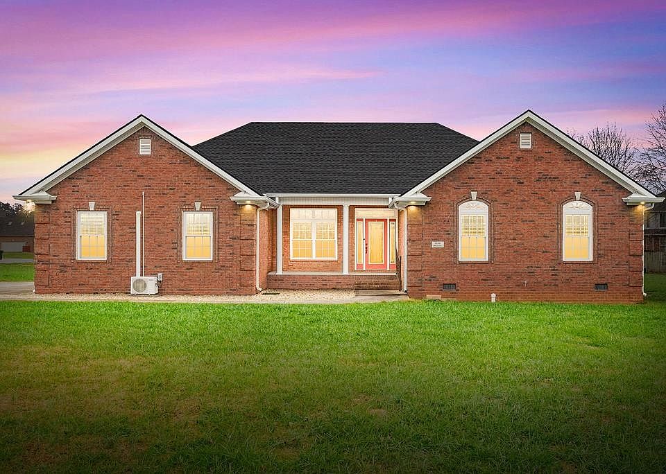1st image of 1220 Emerson Cir