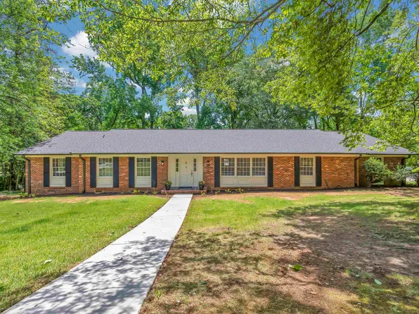 12 Compton Dr, Greenville, SC 29615