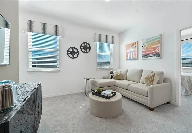 628 Devon Aly — Photo 7