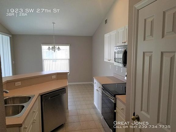 5th image of 1923 SW 27th St