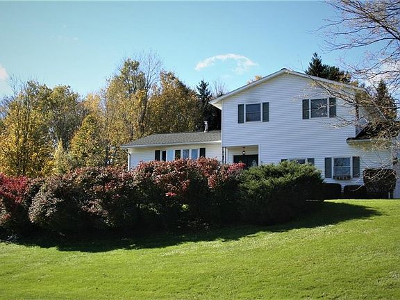 2nd image of 860 Gwen Ln