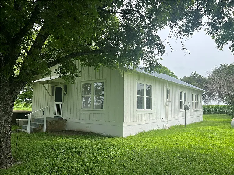 149 Private Road 9400 — Photo 17