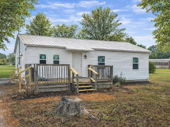 204/210 School St, Puryear, TN 38251