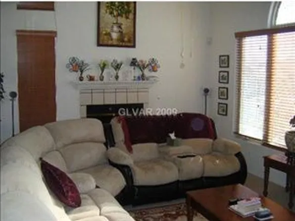 7900 Leavorite Dr, Las Vegas, NV 89128