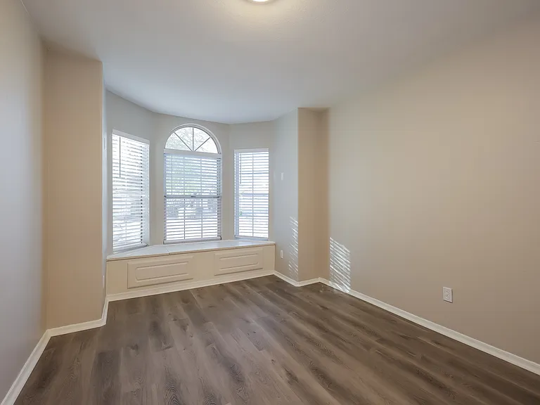 4758 W Kristal Way — Photo 8