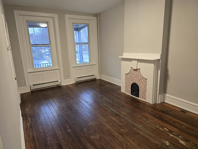 1414 N Harrison St — Photo 1