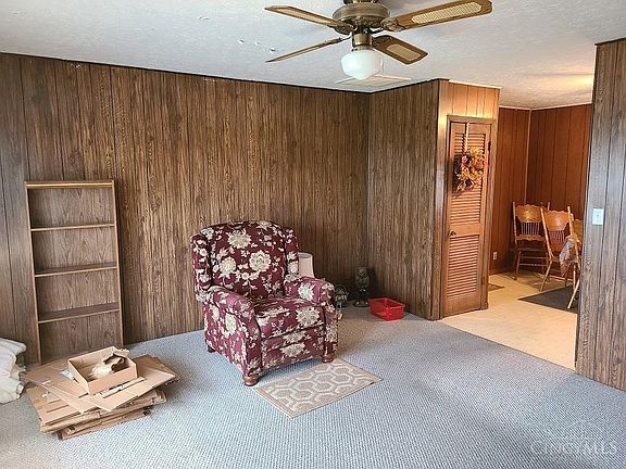 4th image of 31 Mockingbird Ave