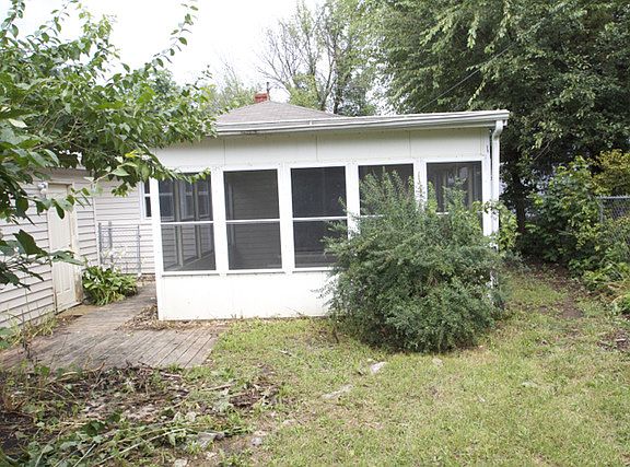 3rd image of 3335 Constance Dr