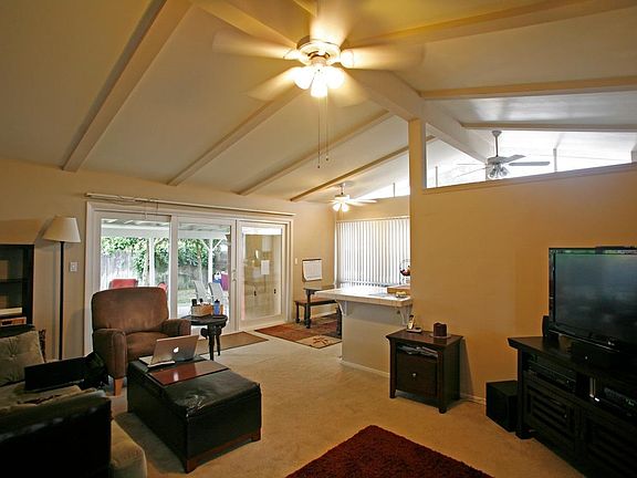 2nd image of 5662 Delano Ave