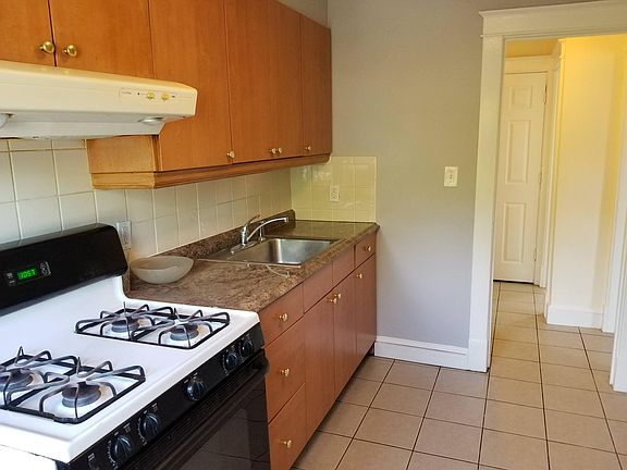 Eat-in Kitchen