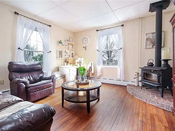 LIVING ROOM FACING SOUTH