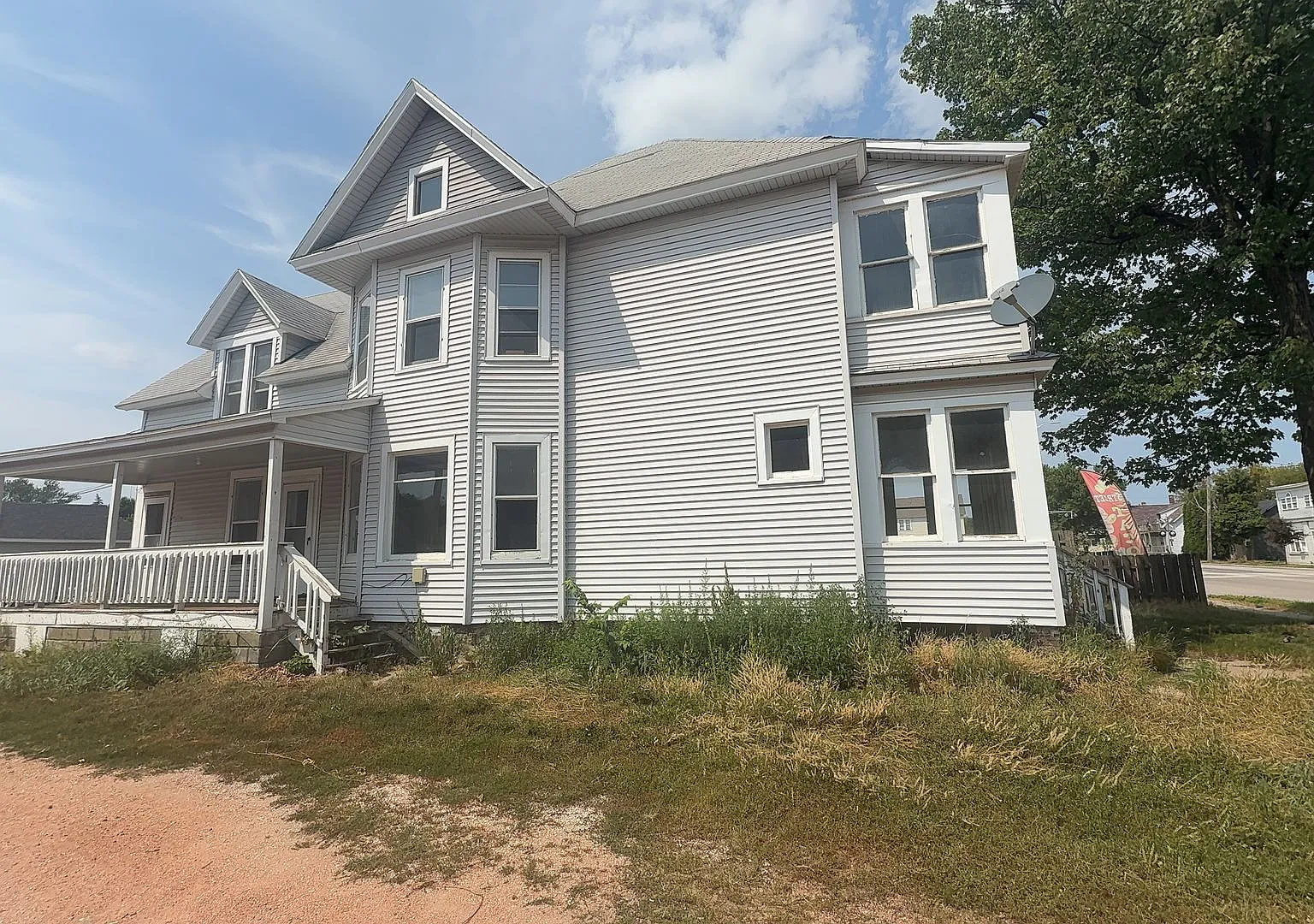 834 S 3rd Avenue — Photo 1