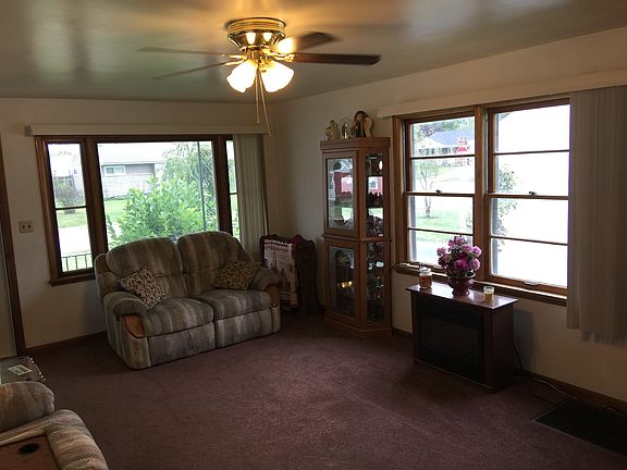 5th image of 3338 Burr Oak Dr