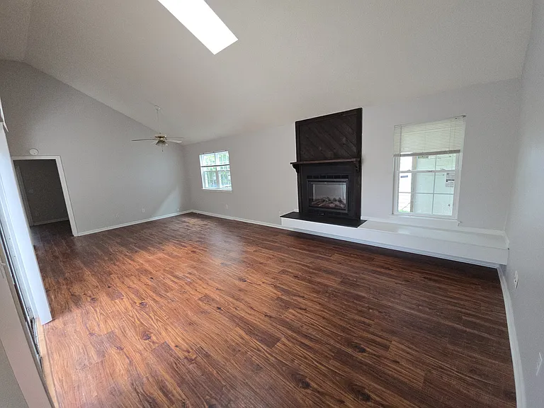 5360 Chatham Hall Dr — Photo 9