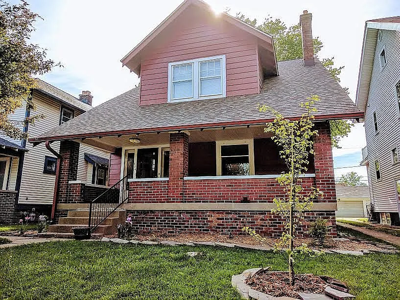 524 N Riley Ave photo 1