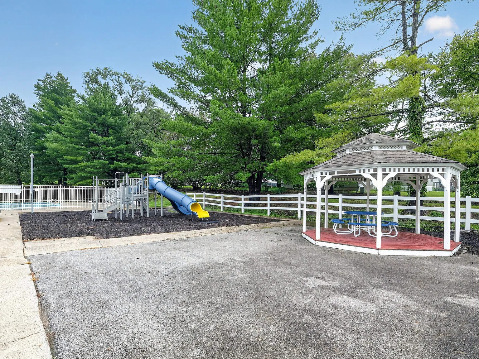 Ewing Trace — Photo 3