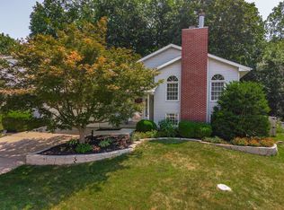 2516 Timber View Dr, Bloomington, IL 61701