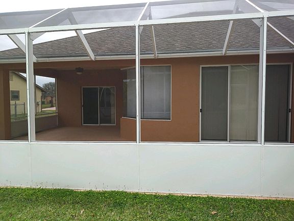 2nd image of 1017 SW Mataro Ave