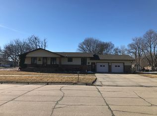 807 Grant St, Saint Paul, NE 68873