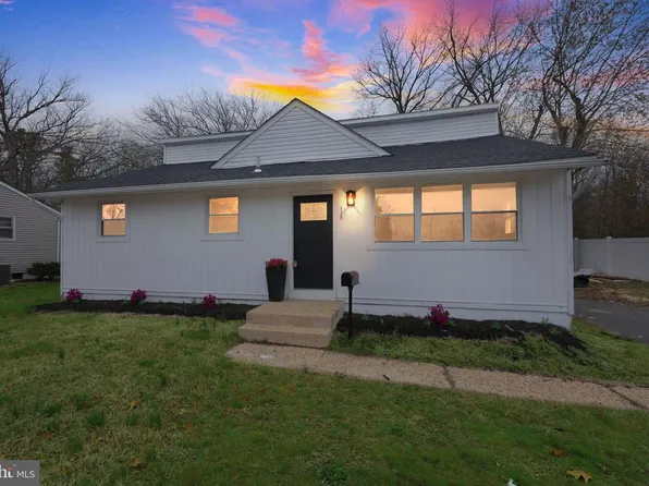 138 Country Club Rd, Pine Hill, NJ 08021