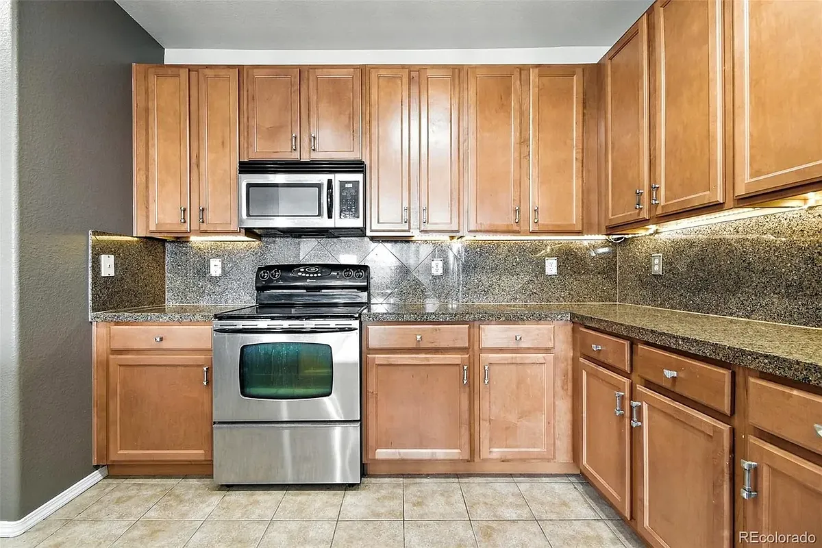 Building Photo - 8489 Canyon Rim Cir #302