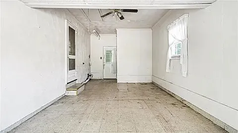 Killarny Dr — Photo 16