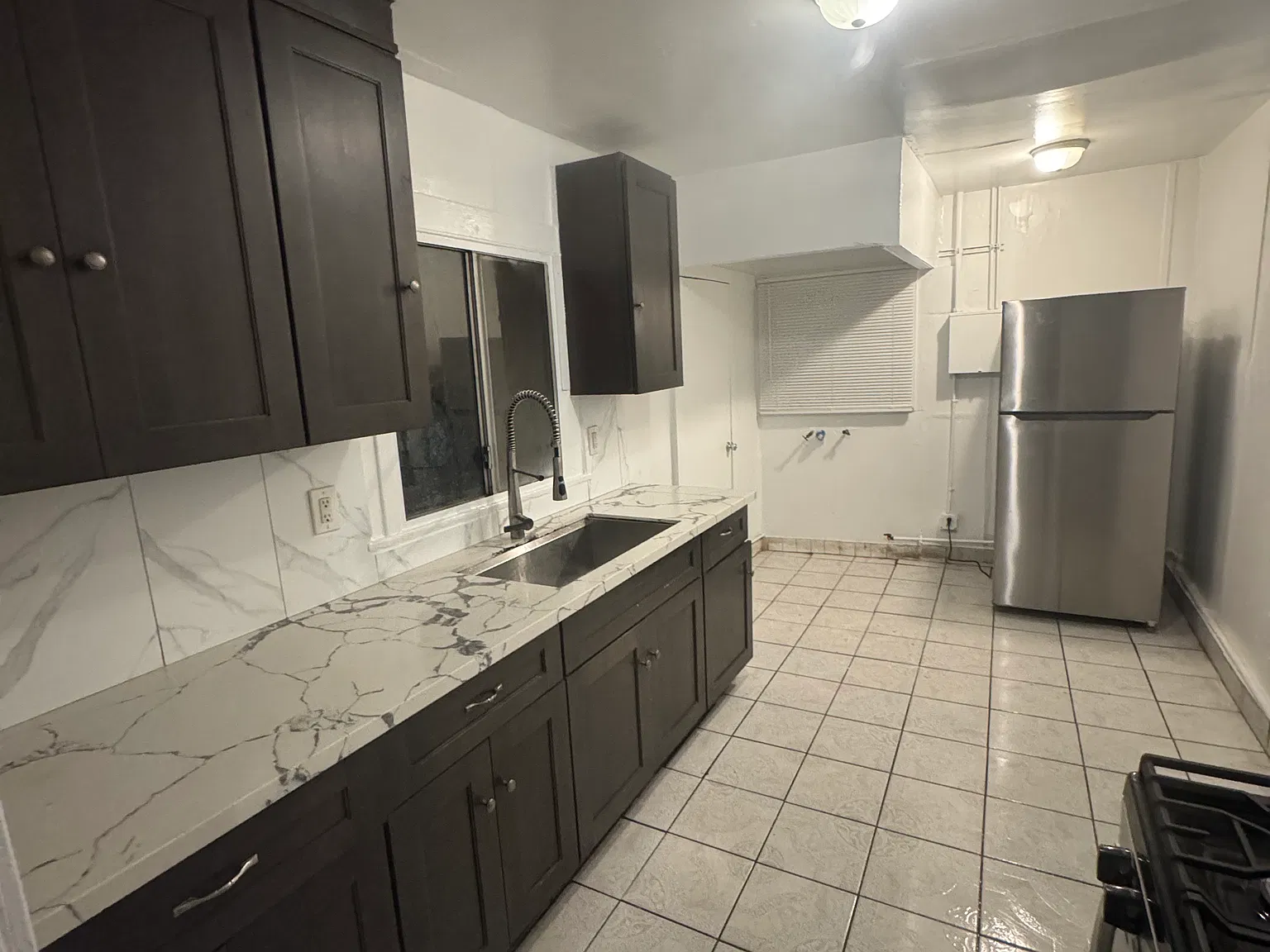 934 W 75th St — Photo 1
