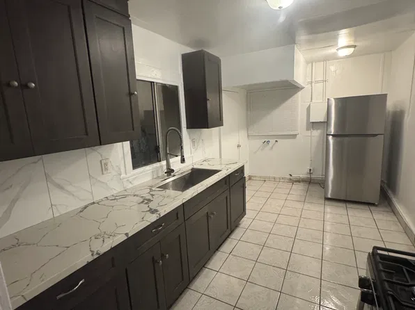 934 W 75th St, Los Angeles, CA 90044
