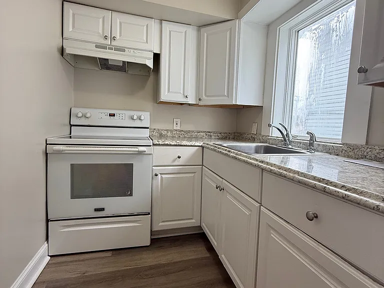206 Connors St #1 — Photo 2