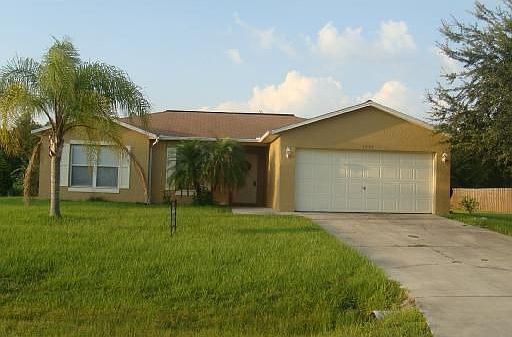 1st image of 3050 Victoria Dr