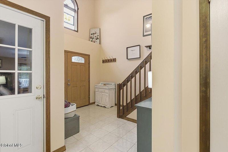 4th image of 83 Woodside Drive